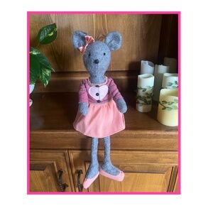 Shelf Fabric Mouse  "Mouse on a Shelf"